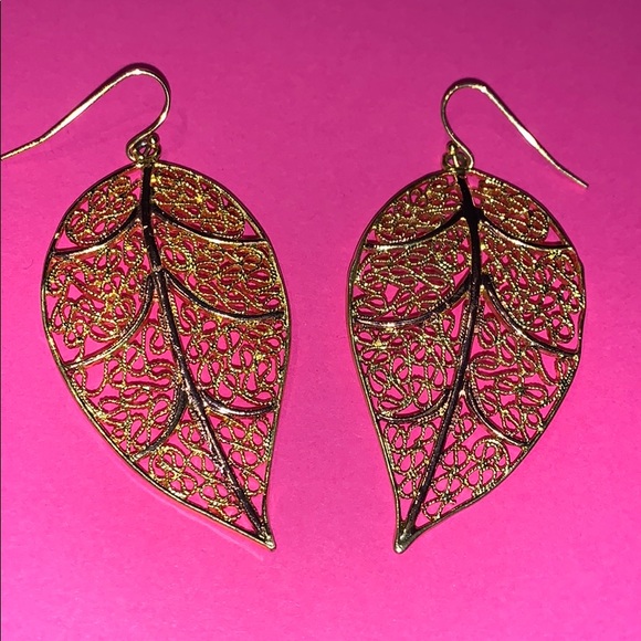 Two Pairs of Dangly Earrings - Picture 2 of 7